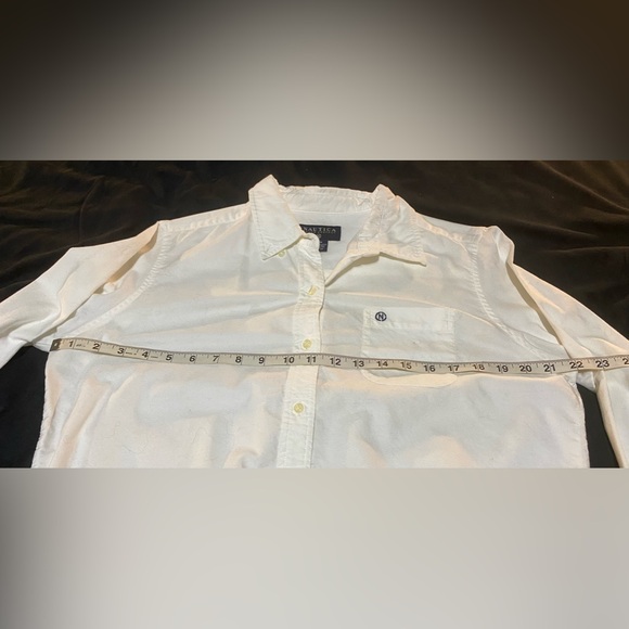 CLOSET CLEAR OUT Jrs Large White Nautica Button Up No Stains Measurements N Pics - Picture 4 of 11